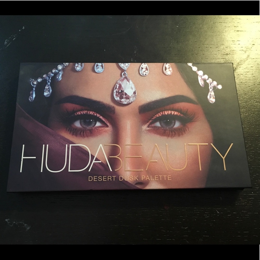 Huda Beauty Desert Dusk Eyeshadow Palette